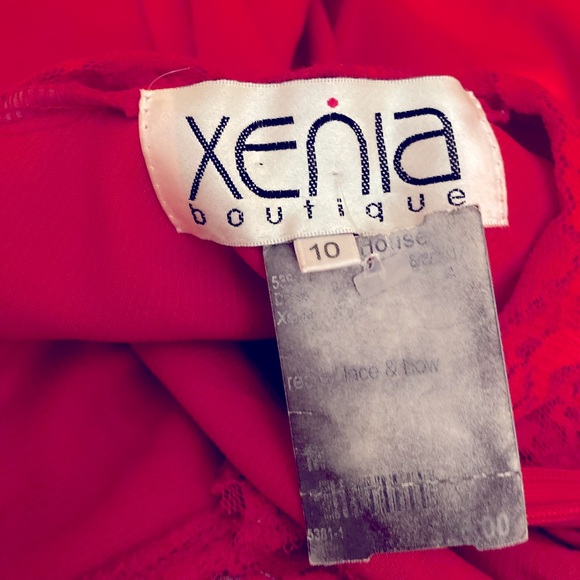 Red mini dress tied up with the perfect bow - Picture 5 of 9